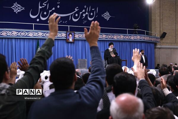 دیدار مردم قم با رهبر انقلاب اسلامی