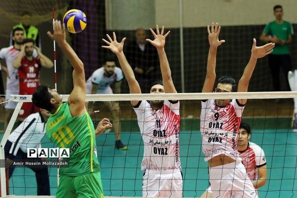 دیدار تیم‌های والیبال شهرداری ارومیه و کاله آمل