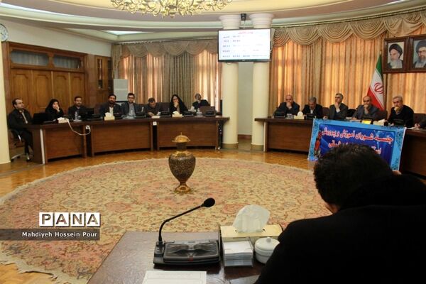 هشتمین جلسه شورای آموزش و پرورش استان با حضور استاندار آذربایجان شرقی