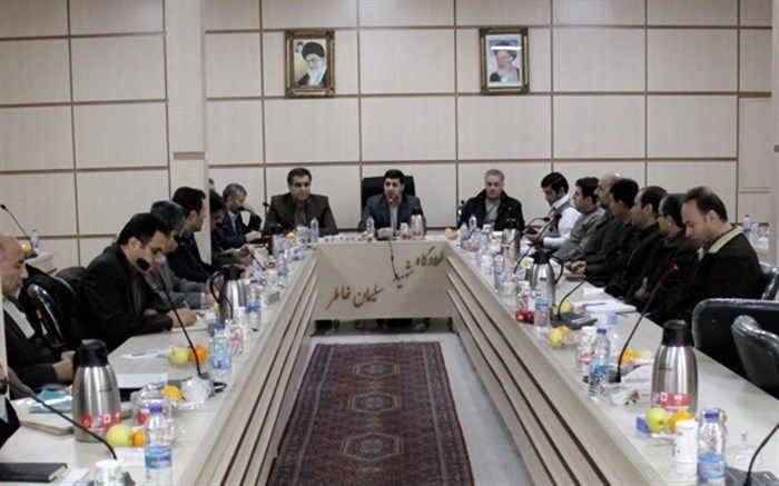 دانش آموزان را باید با شاخص‌های اصلی نظام، ارزش‌ها و آرمان‌های امام راحل(ره) آشنا کرد