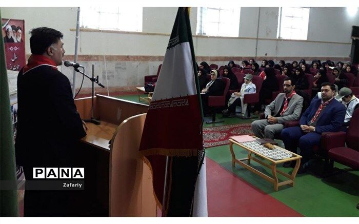 هدف اصلی سازمان دانش آموزی آموختن مهارت های گروهی است