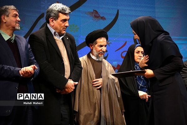 جشن پایش سلامت 17000 کارگر خدمات شهری و آغاز چکاپ سلامت کارمندان شهرداری