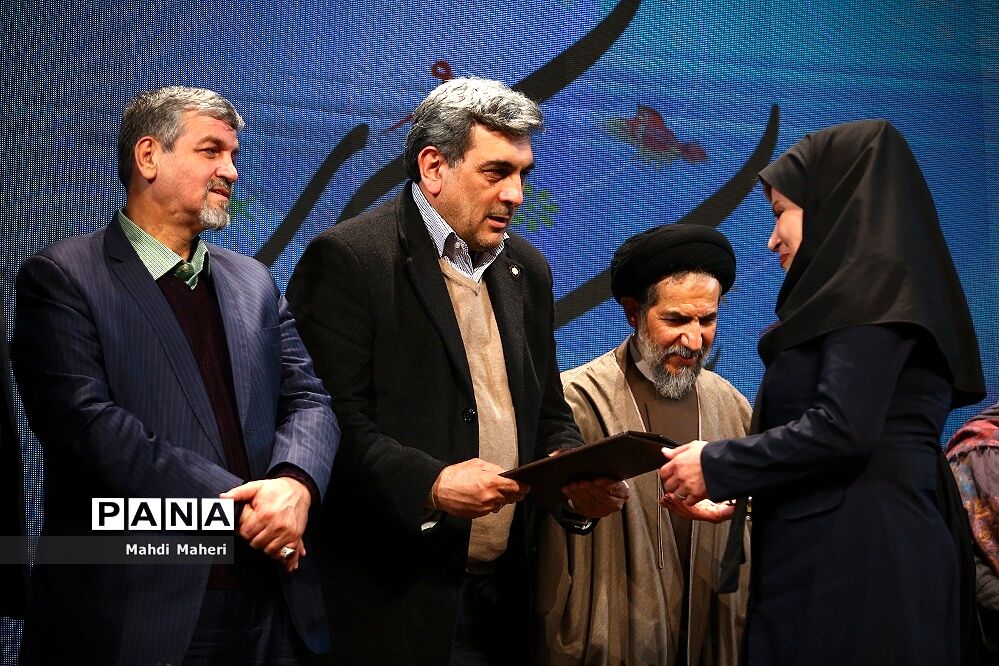 جشن پایش سلامت 17000 کارگر خدمات شهری و آغاز چکاپ سلامت کارمندان شهرداری
