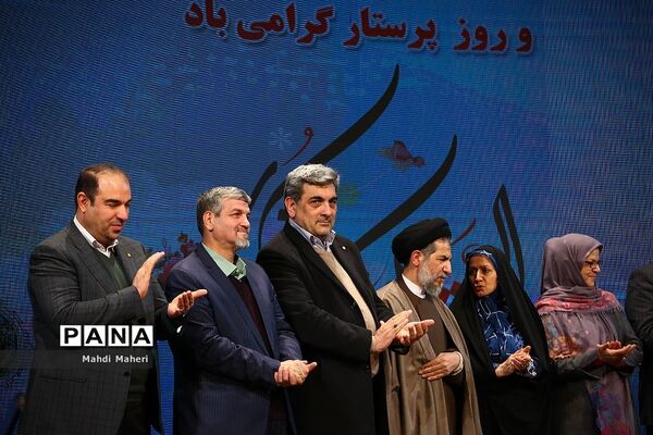 جشن پایش سلامت 17000 کارگر خدمات شهری و آغاز چکاپ سلامت کارمندان شهرداری