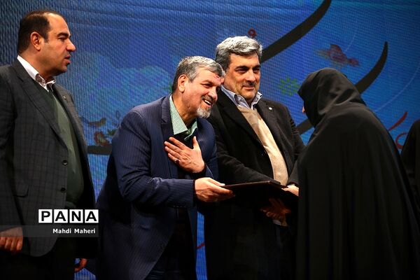 جشن پایش سلامت 17000 کارگر خدمات شهری و آغاز چکاپ سلامت کارمندان شهرداری