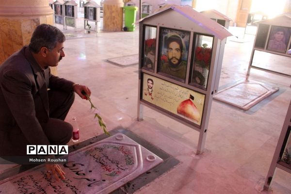 تجدید میثاق شورای معاونان و روسای آموزش و پرورش استان بوشهر با شهدا