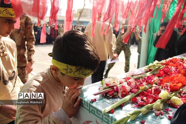 تشییع پیکر مطهر شهید گمنام در مدارس شهرری