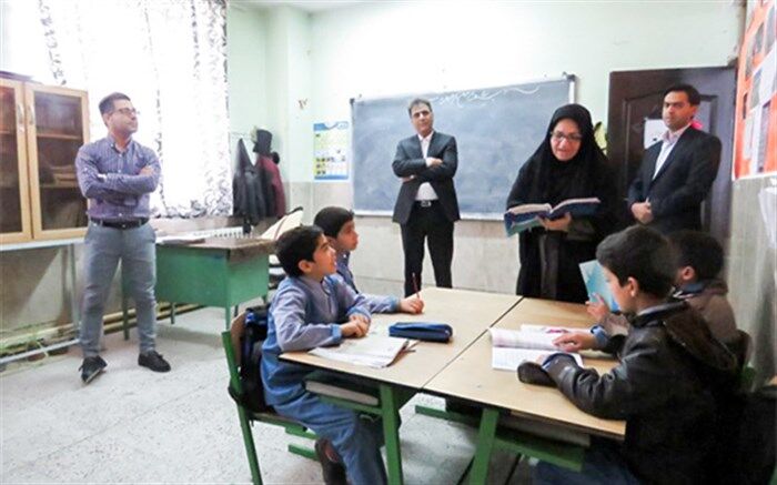 تربیت کودک برای زندگی واقعی، موجبات عشق به معلم را در دانش آموز رشد می دهد