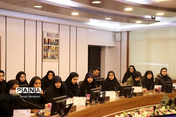 نشست نمایندگان مجلس دانش‌آموزی و منتخبان شورای دانش‌آموزی