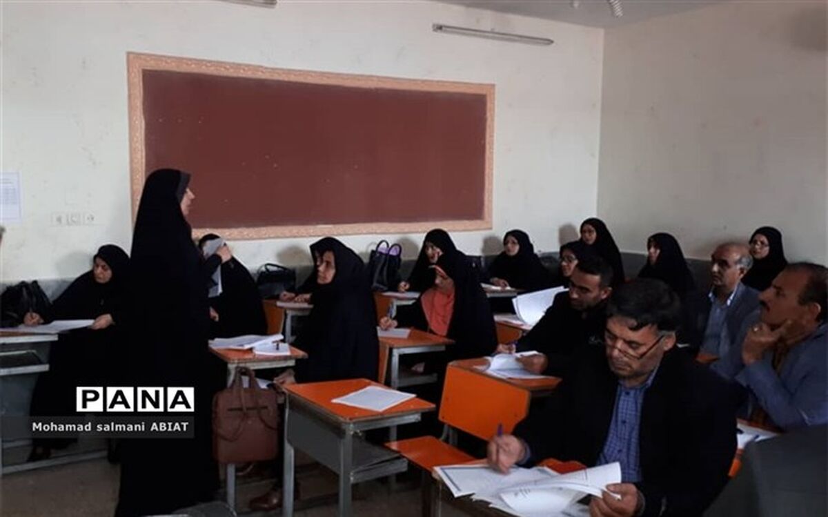 برگزاری بیش از یکصد کارگاه آموزشی ویژه دبیران در مقطع متوسطه