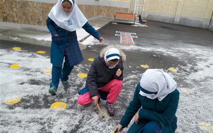 مدرسه شاهد اخوان، مدرسه بدون کاغذ، شایسته محور و مثبت اندیش