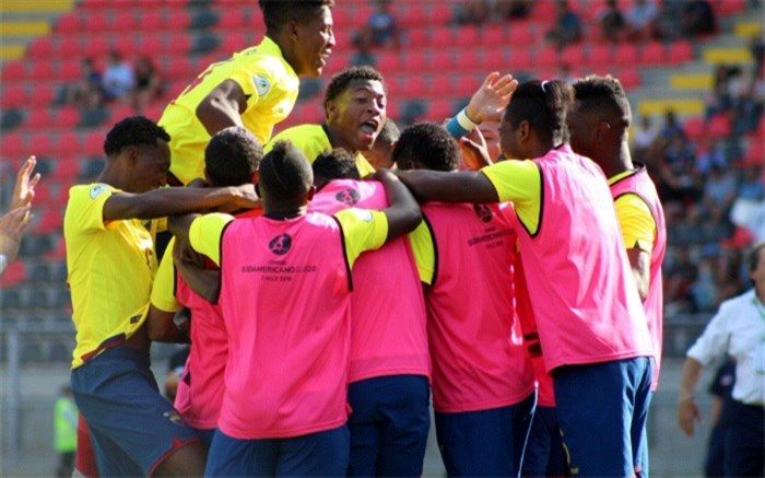 فوتبال قهرمانی جوانان آمریکای جنوبی؛ آرژانتین ته جدولی شد