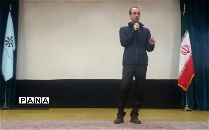 برگزاری صبحگاه ویژه در دبیرستان فرزانگان دوره دوم با حضور افراد متخصص