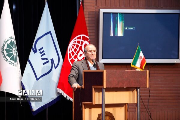 آیین تجلیل از صادرکنندگان نمونه استان آذربایجان غربی