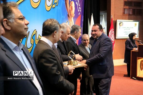 آیین تجلیل از صادرکنندگان نمونه استان آذربایجان غربی