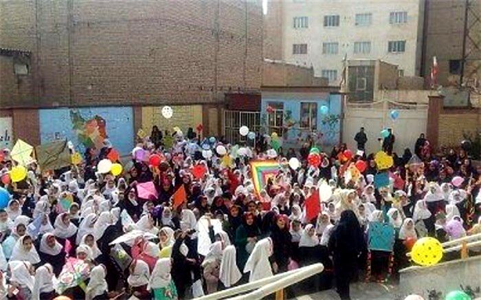 برگزاری همایش  هفته هوای پاک در ورامین