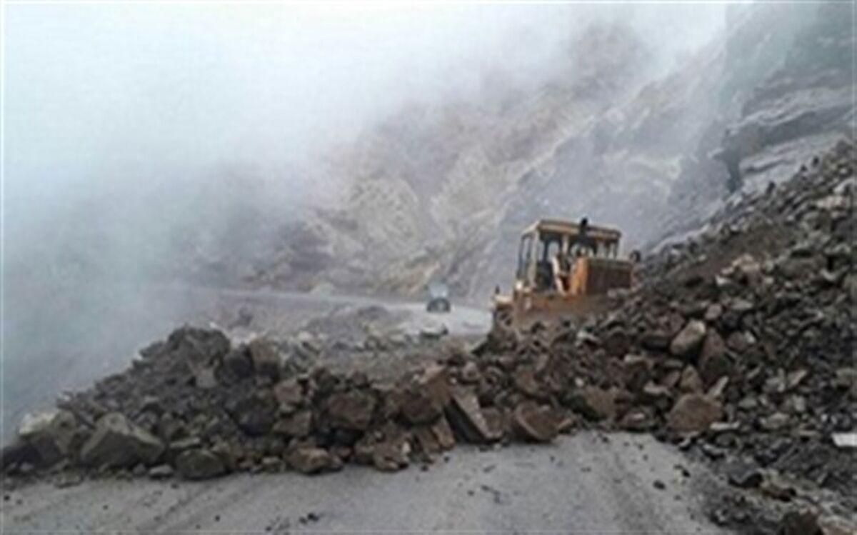 ریزش کوه در روستای بیاتلو شهرستان‌خوی