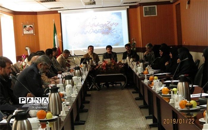 همایش تجربه گردانی و هم اندیشی مدیران دبیرستان های دوره دوم خواف و کاشمر