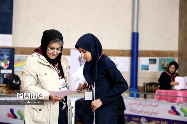 رقابت بیش از 47 تیم دومینو تاپلینگ گروه دختران در مسابقات بازی‌های فکری سرگرمی در شیراز