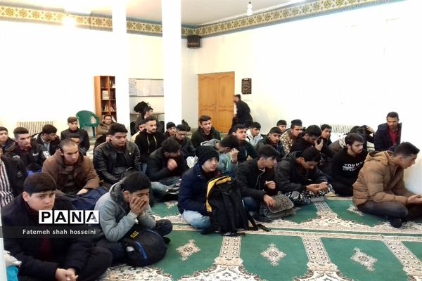اعزام دانش‌آموزان پسر شهرستان فیروزکوه به اردوی راهیان نور