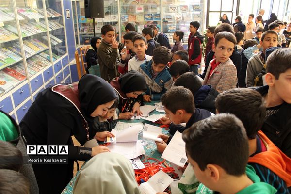 مسابقات بازی های فکری دانش‌آموزان پسر در فارس