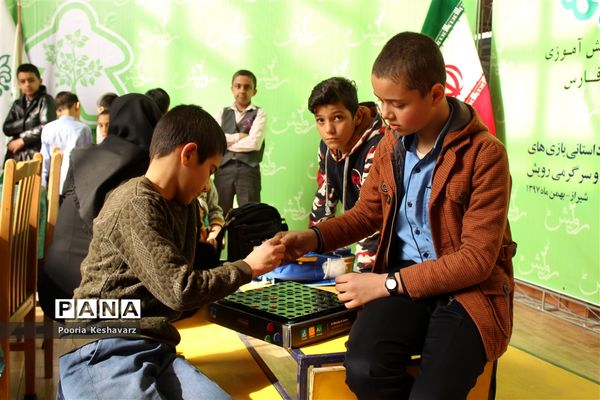 مسابقات بازی های فکری دانش‌آموزان پسر در فارس