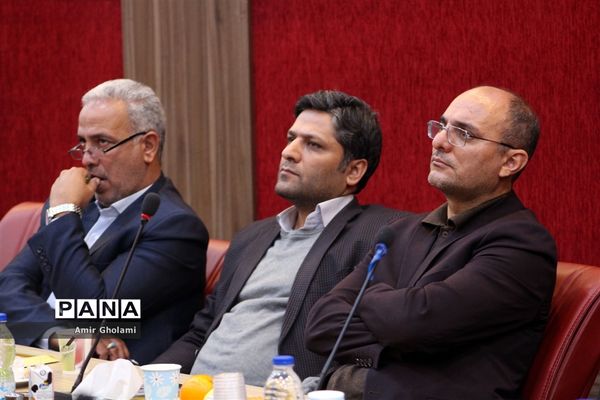 اولین نشست هیات اندیشه‌ورز معاونان توسعه مدیریت و پشتیبانی شهرستان‌های استان تهران