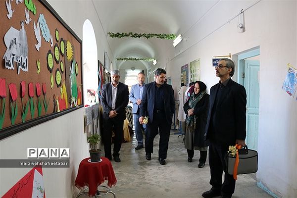 بازدید موسی الرضا کفاش مدیر کمیسیون شورای عالی آموزش وپرورش ازدبیرستان ماندگار آمنه مود