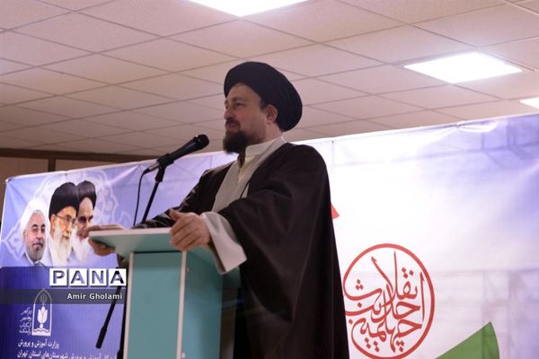 افتتاح کانون فرهنگی، تربیتی دانش‌آموزی امام خمینی (ره) در حرم امام راحل