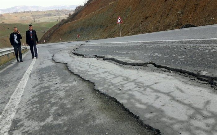 بارش شدید باران موجب رانش زمین در سردشت شد + تصویر