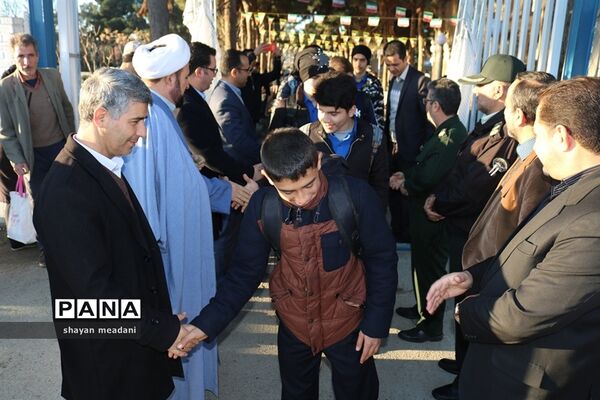 اعزام دانش‌آموزان شهر قدس به اردوی راهیان نور