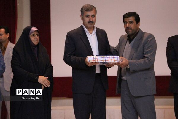 همایش تجلیل از طلایه‌داران فرهنگی در عرصه خیر و احسان در بوشهر-1