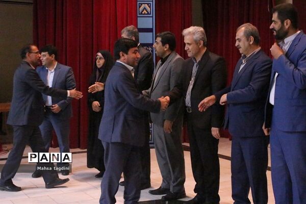 همایش تجلیل از طلایه‌داران فرهنگی در عرصه خیر و احسان در بوشهر-1