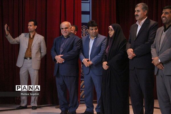 همایش تجلیل از طلایه‌داران فرهنگی در عرصه خیر و احسان در بوشهر-1