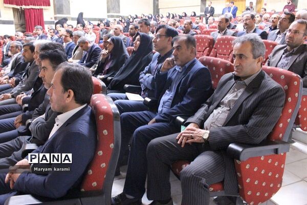 همایش تجلیل از طلایه‌داران فرهنگی در عرصه خیر و احسان در بوشهر-1