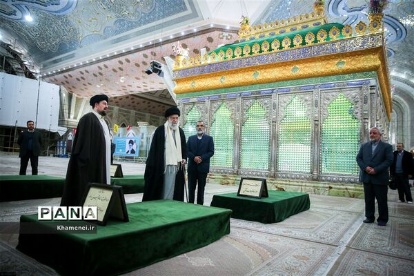 حضور رهبر انقلاب اسلامی در مرقد مطهر امام راحل و گلزار شهدای بهشت زهرا