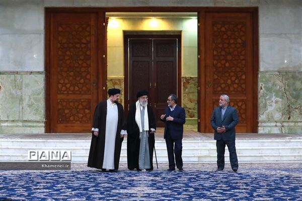 حضور رهبر انقلاب اسلامی در مرقد مطهر امام راحل و گلزار شهدای بهشت زهرا
