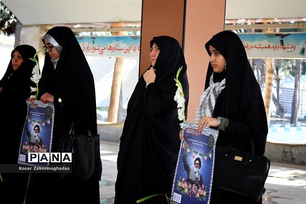 غبار روبی مزار شهدا شهرستان رباط کریم