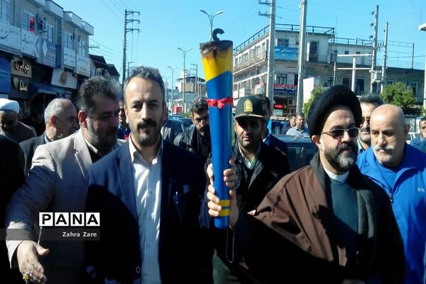 حمل مشعل چهل‌سالگی انقلاب در محمودآباد