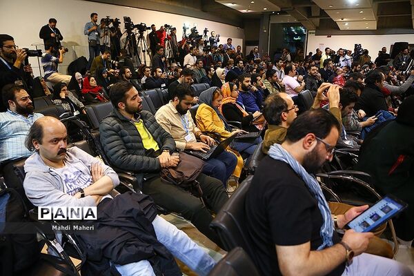 نشست‌های پرسش و پاسخ فیلم‌های دومین روز سی و هفتمین جشنواره فیلم فجر