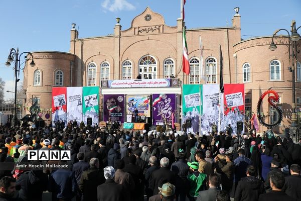 رژه ناوگان موتوری نیروهای مسلح در ارومیه