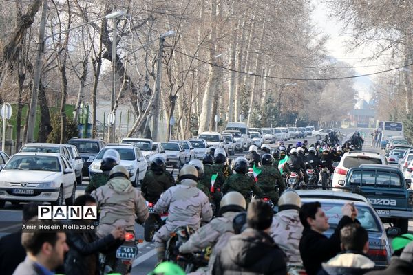 رژه ناوگان موتوری نیروهای مسلح در ارومیه