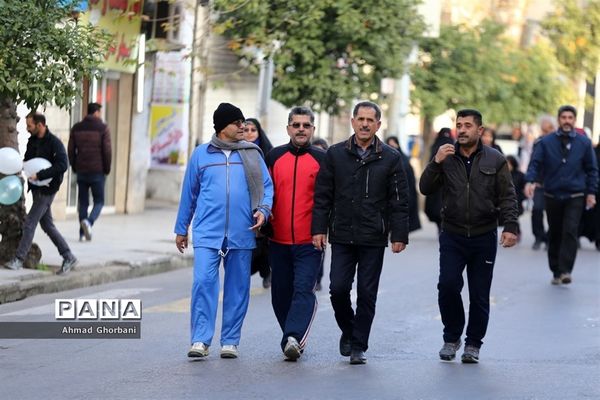جشن انقلاب و همایش پیاده‌روی خانوادگی در ساری
