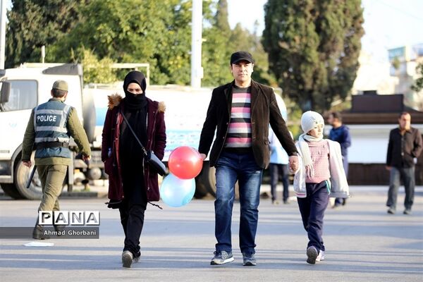 جشن انقلاب و همایش پیاده‌روی خانوادگی در ساری