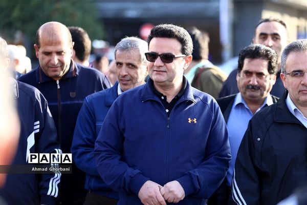 جشن انقلاب و همایش پیاده‌روی خانوادگی در ساری