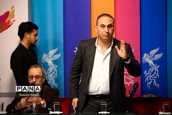 نشست‌های پرسش و پاسخ فیلم‌های سومین روز سی و هفتمین جشنواره فیلم فجر