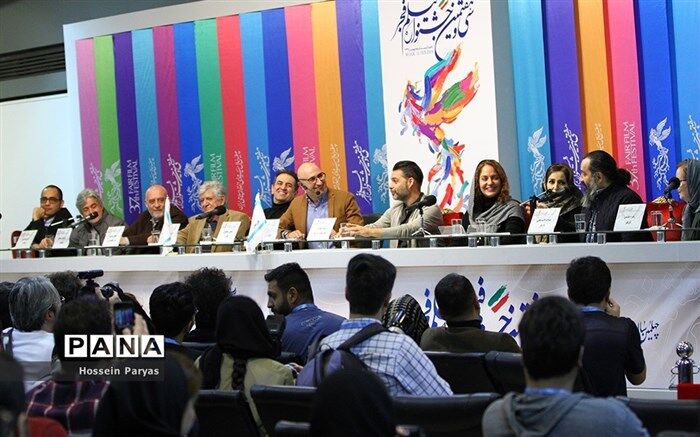 مهناز افشار: کسانی که من را نقد می‌کنند باعث بهترشدنم می‌شوند