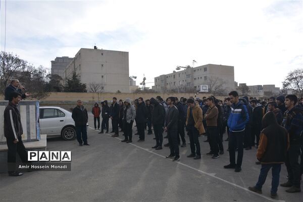 مراسم زنگ انقلاب در مدرسه شهید رضایی ناحیه یک تبریز