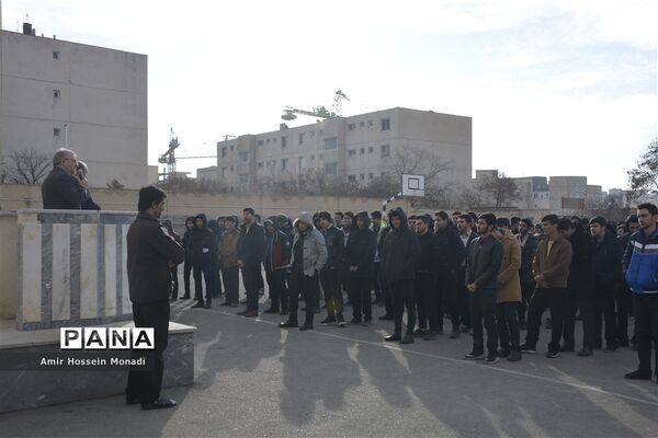 مراسم زنگ انقلاب در مدرسه شهید رضایی ناحیه یک تبریز