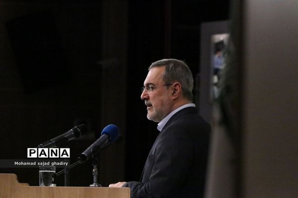 نواختن چهلمین زنگ انقلاب در مدارس شهر تهران با حضور سید محمد بطحایی